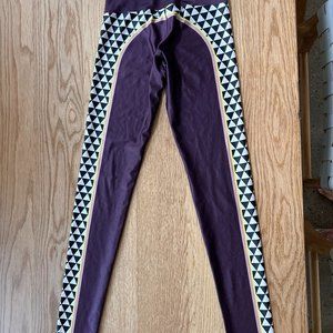 Goldsheep leggings size XS, purple with black and white checkers
